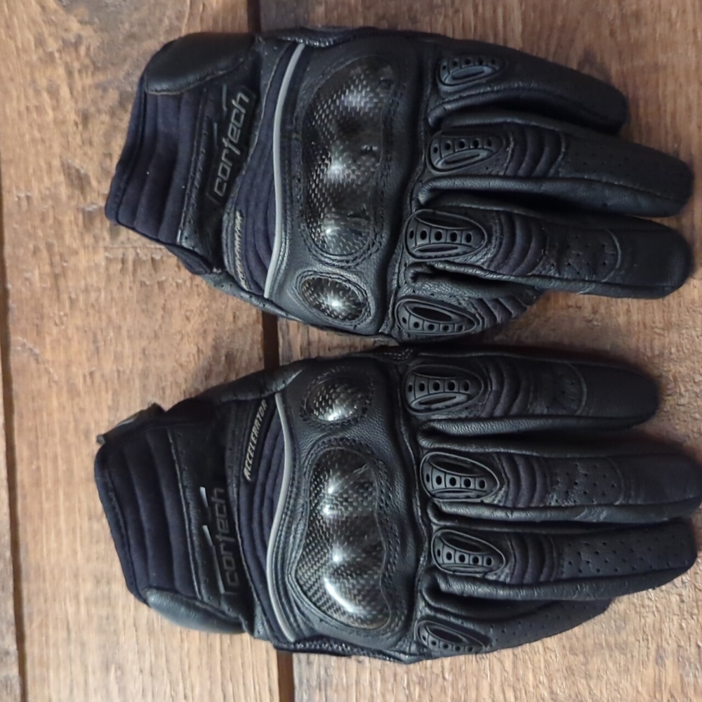 Cortech Accelerator motorcycle gloves